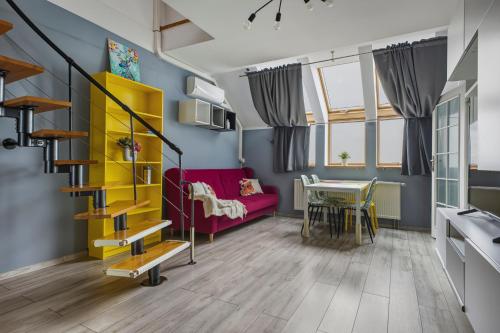 Kabacki Dukt 14 Loft Apartment with Parking by Solarento