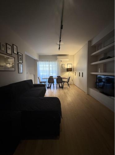 2 Bedroom 2 Bath Modern Apartment 9min from Metro Station