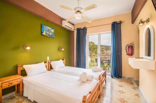 Postel nebo postele na pokoji v ubytování Southgate Apartments by MPS