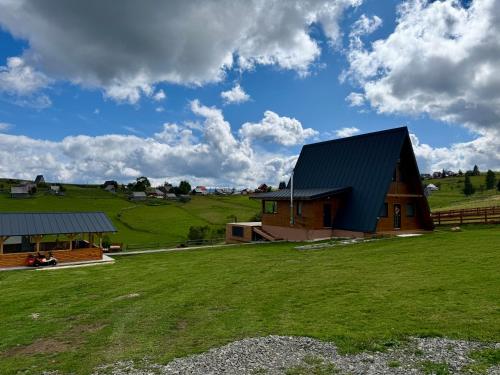 Budova, kde se chata nachází