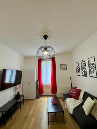 Pigalle Square - Modern apartment steps away from Moulin Rouge