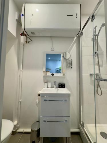 Pigalle Square - Modern apartment steps away from Moulin Rouge