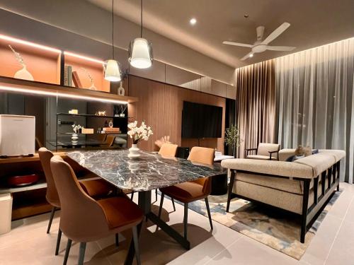 Posezení v ubytování Antara Genting Premium KL View 2BR Karaoke K2