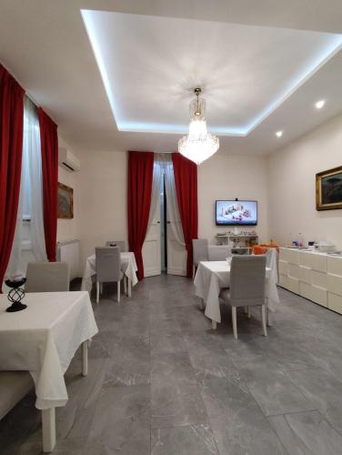 TV in/ali zabaviščno središče v nastanitvi Botanic Charm