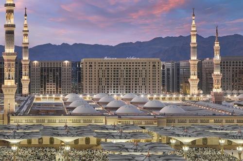 Makarem Haram view suites