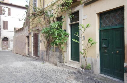 Comfy in the Heart of Roman nightlife