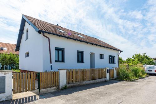 Touch Upon Metropolis by JR City Apartments