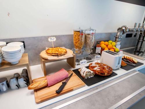 Comida en o cerca de este hotel