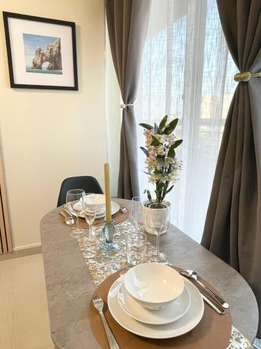 New Modern Apartment in Paris Center Metro 7 & 14 Maison Blanche