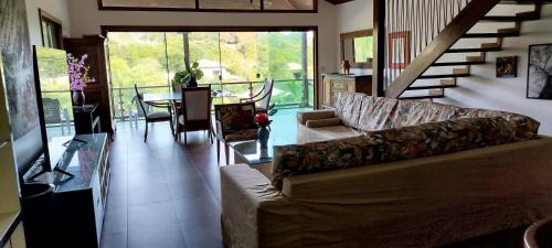 TV a/nebo společenská místnost v ubytování Ponta do sol