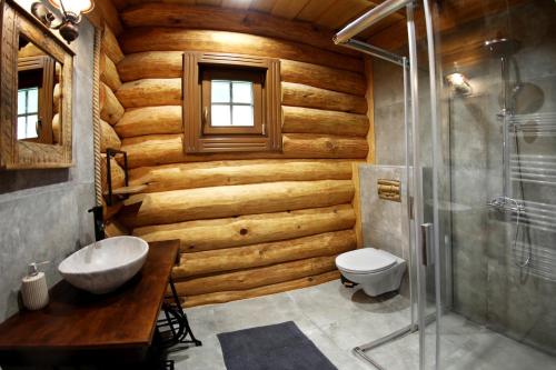 Et badeværelse på Zrub Pod smrčinou