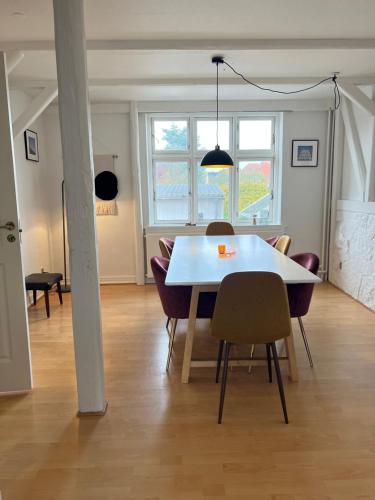 Φωτογραφία από το άλμπουμ του Spacious Apartment Near City & Åløkke Forest στο Όντενσε