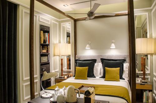 Katil atau katil-katil dalam bilik di Browns Central Hotel