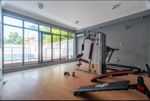 Fitness centrum a/nebo fitness zařízení v ubytování Fantastic Private Room in Oniru Estate