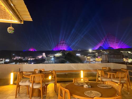 Pyramids Top view inn