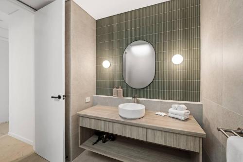 Vannituba majutusasutuses Windsong - Sleek Bushland Haven near Yallingup Beach