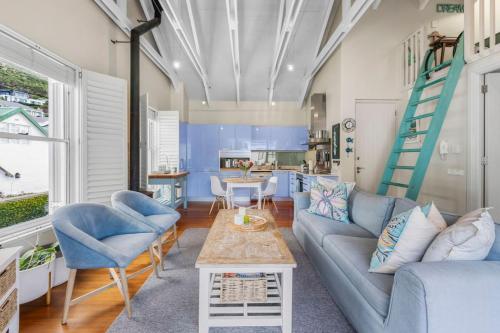 Posezení v ubytování Kalk Bay Condo at The Majestic