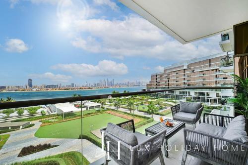 LUX - The Elegant Palm Beach Suite