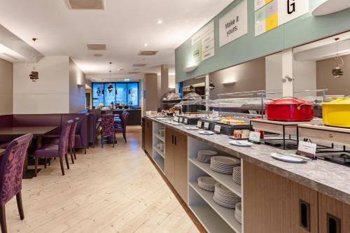 Kuchyň nebo kuchyňský kout v ubytování Garner Hotel Post Aschaffenburg by IHG