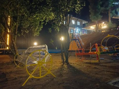 Herní místnost nebo prostor pro děti v ubytování Bhramaram resort