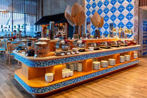 Comida en o cerca de este hotel