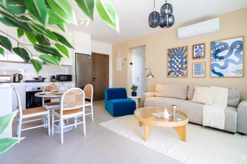 Jas Living - Chic Apts & Balconies in Larnaca