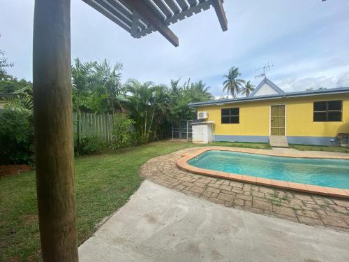 Bazén v ubytování Blue Rose Home, Central Nadi, Martintar nebo v jeho okolí