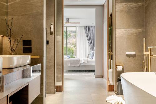 Ένα μπάνιο στο Grand View Lagoon - private paradise in Phuket