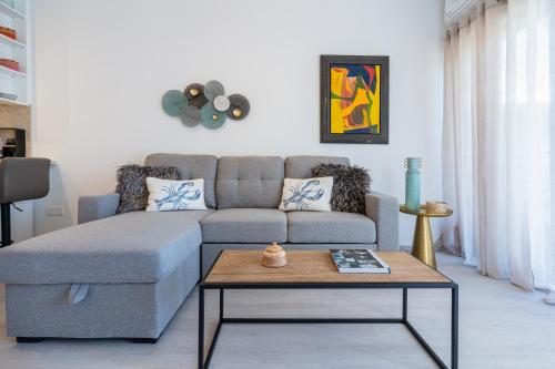 Modern One Bedroom Apartment at Lighthouse Beach