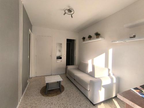 Coin salon dans l'établissement F1 - 8MIN DE LA PLAGE - 5MIN TRAMWAY