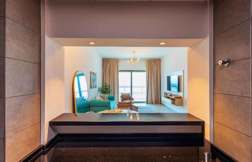 Ένα ή περισσότερα κρεβάτια σε δωμάτιο στο Saadiyat Luxury Escape Walk to Beach & Museum