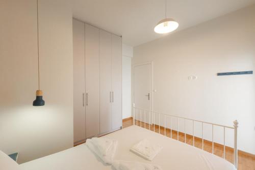 Panormou Neon - Urban Apartment 3B