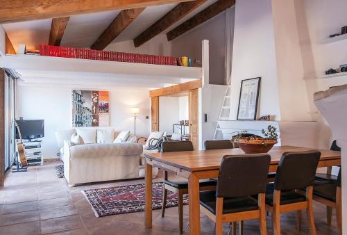 A classic stone house in Provence