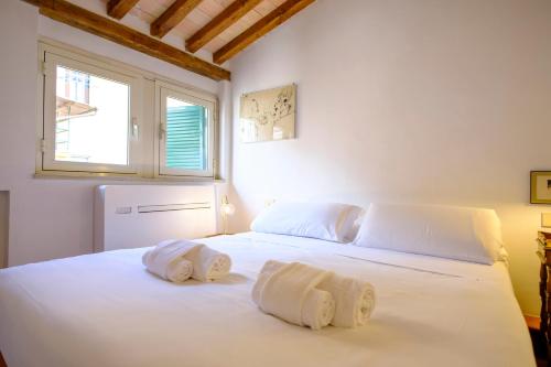 Elegantis Monti Penthouse With Private Terrace and Colosseum View