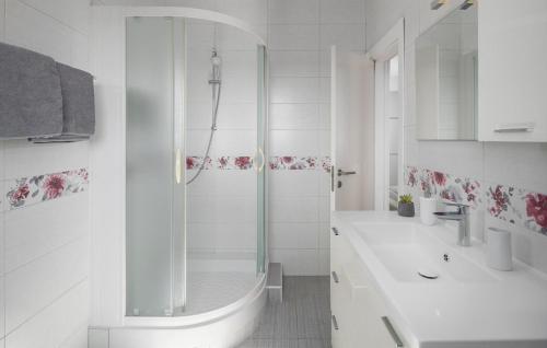 Ένα μπάνιο στο Villa Diva- Rovinj by Villas Guide