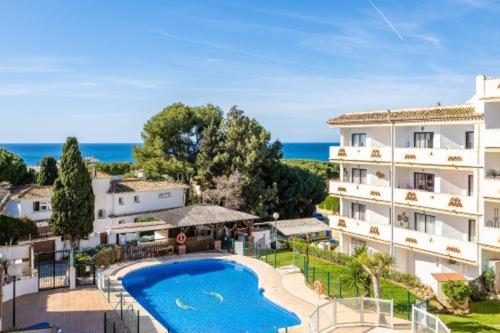 Kolam renang di atau dekat dengan Luxury Beach Apartment