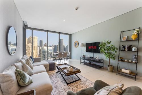 Beachfront Vibe 2BR APT - Walk to JBR & Bluewaters