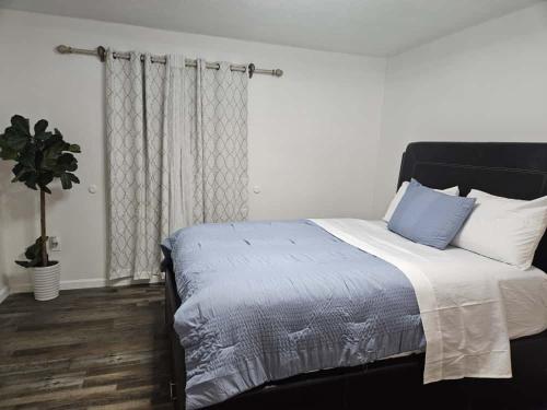 Voodi või voodid majutusasutuse Beautiful home 5 min from Pittsburgh downtown, walking distance from pittssbugh university toas