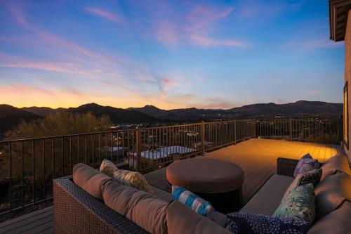 Gallery image of Black Mountain Gem! Designer Completely Renovated! in Cave Creek