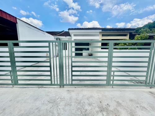 Balkon ili terasa u objektu Cozyindah11A#7pax#netflix#NearAeonAlma#BukitMertajam