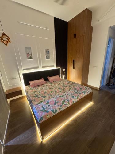 En eller flere senge i et værelse på Heavenly stays