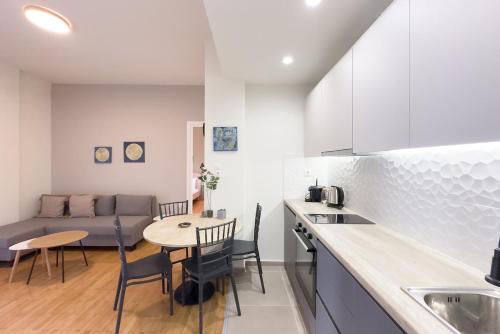 Panormou Neon - Urban Apartment 4B