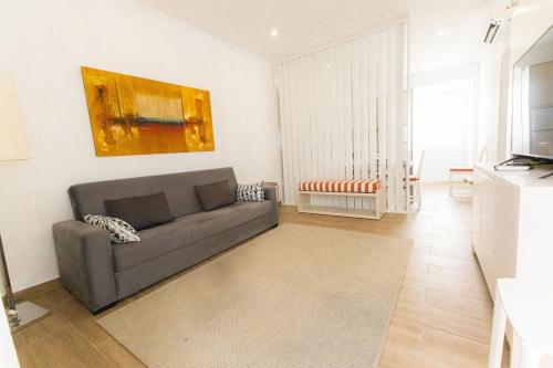 Modern 2BR House Near Tavira Castle
