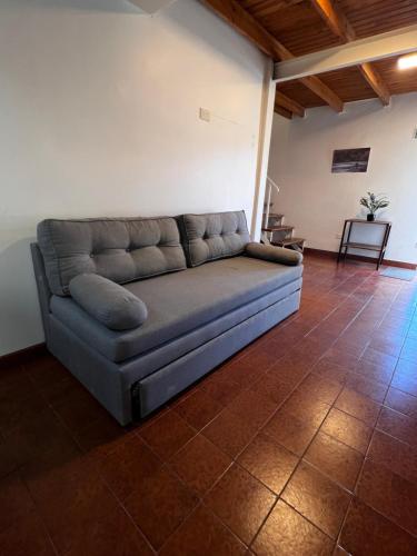 Coin salon dans l'établissement Amplio departamento renovado en el centro de la ciudad