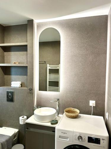 PUM Glyfada Pool Residences