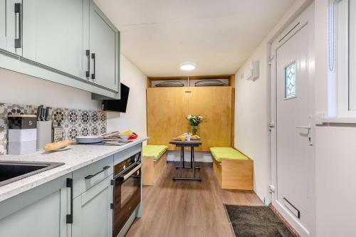 Gallery image of 1 Bed in Wellesbourne - Container 2 in Wellesbourne Hastings