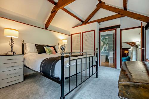 Ένα ή περισσότερα κρεβάτια σε δωμάτιο στο 1 Bed in Advent oc-b29387