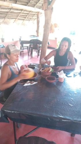 Gæster der bor på The Shalom Resort & Restaurant