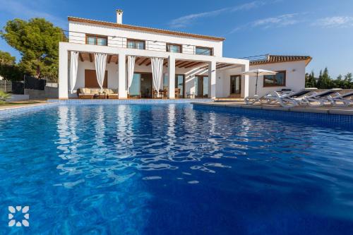 Villa Fustera by Abahana Villas