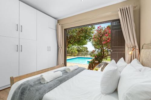 Ένα ή περισσότερα κρεβάτια σε δωμάτιο στο 97 Drommedaris by Host Agents